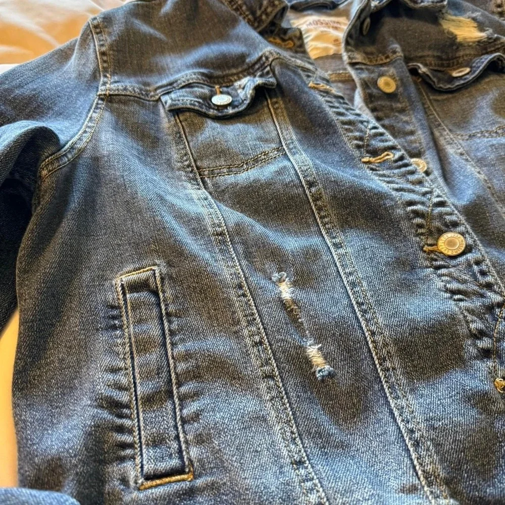 Mossimo blue denim jacket with distressed details, size XXL